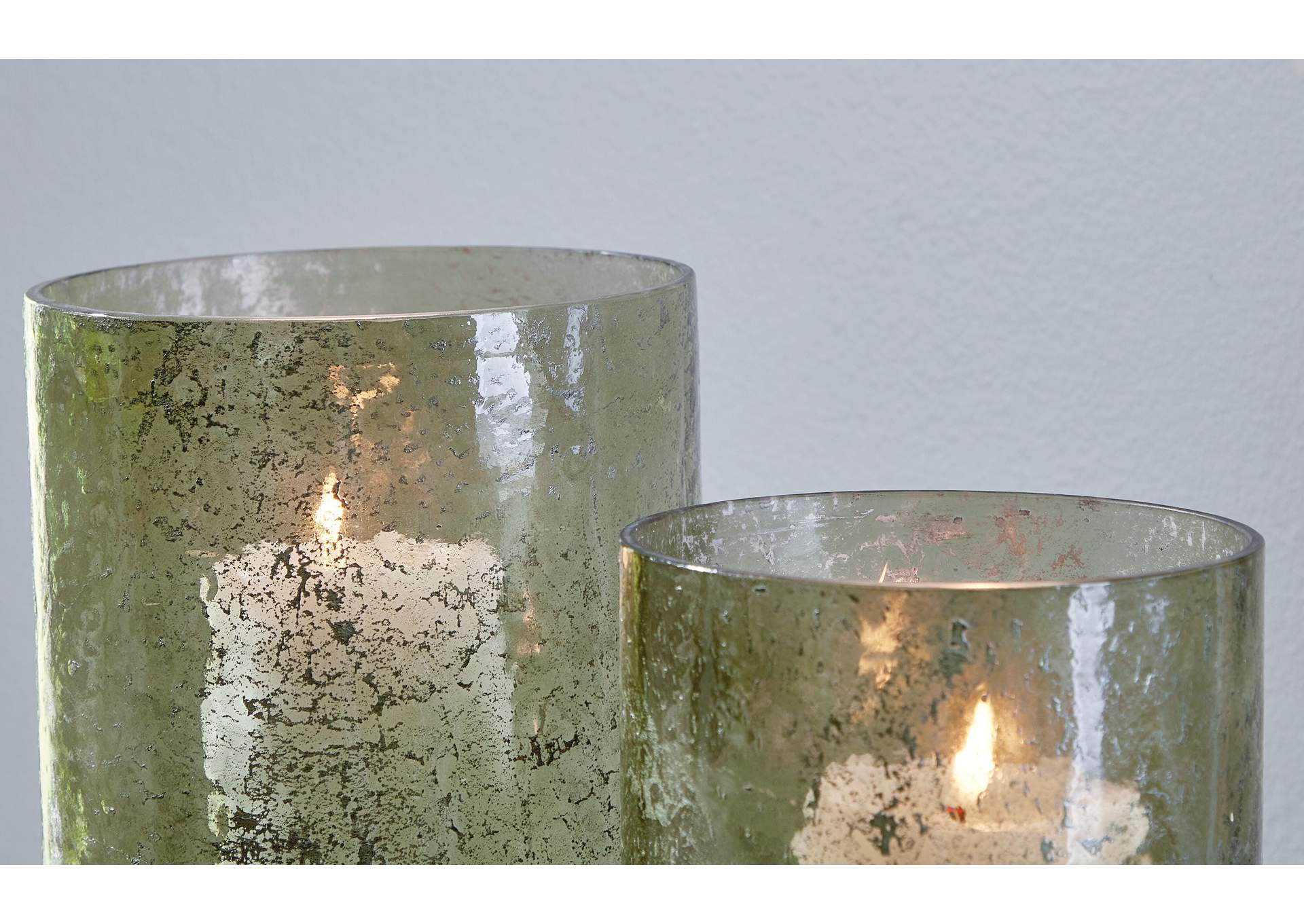 Clarkton Candle Holder Set (Set of 2) detail
