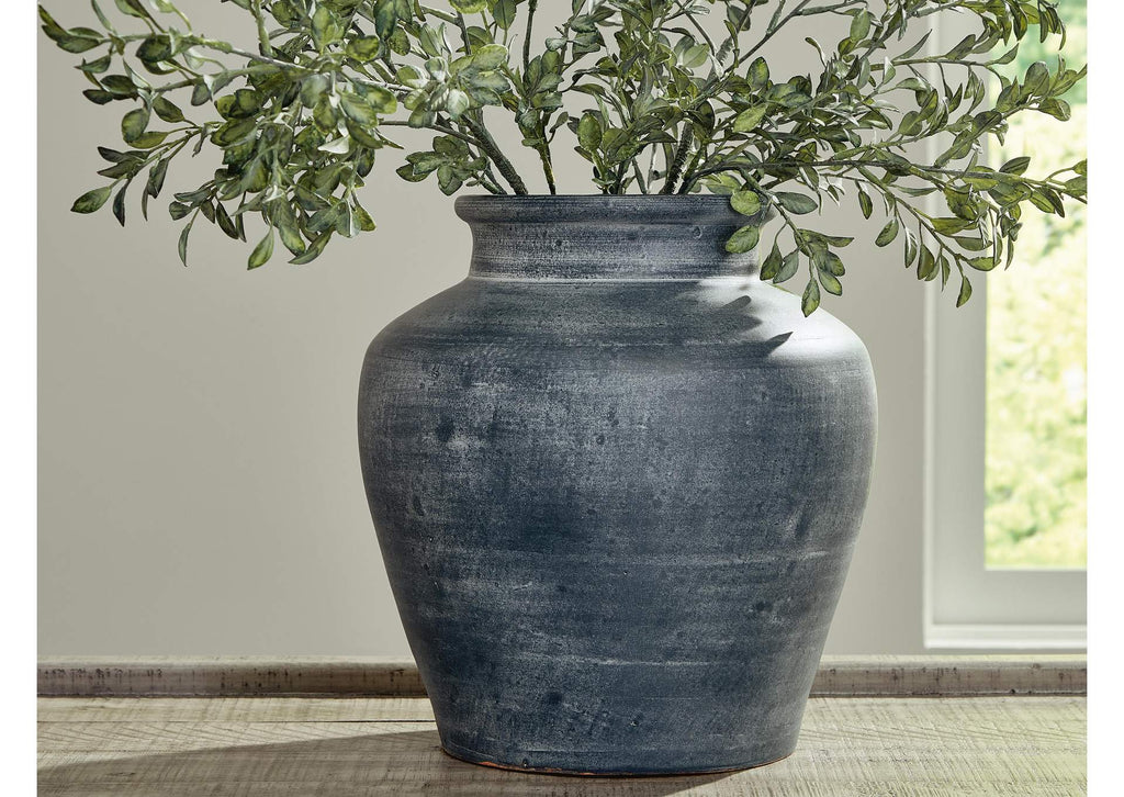 Meadie Vase