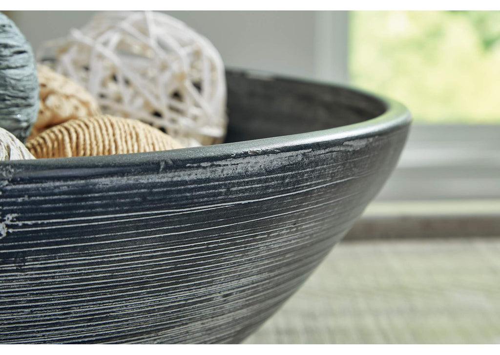 Meadie Bowl detail