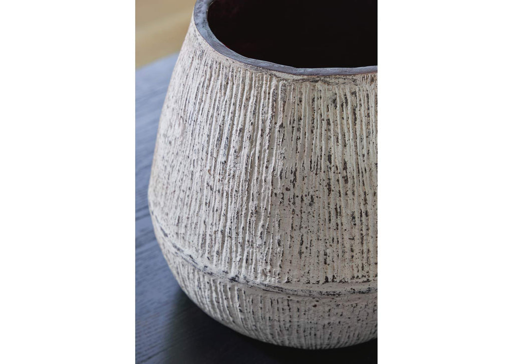 Claymount Vase detail