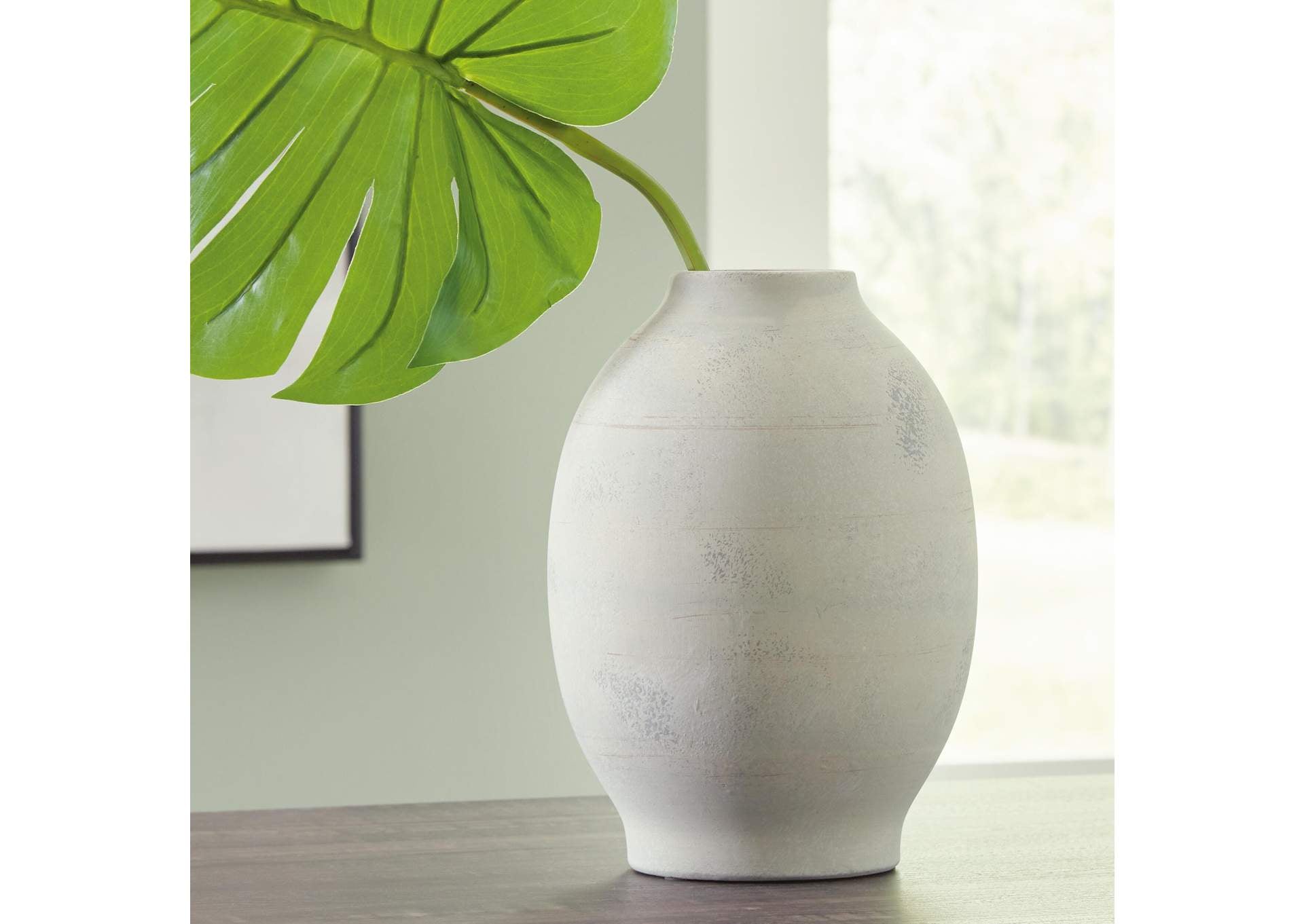Clayson Vase