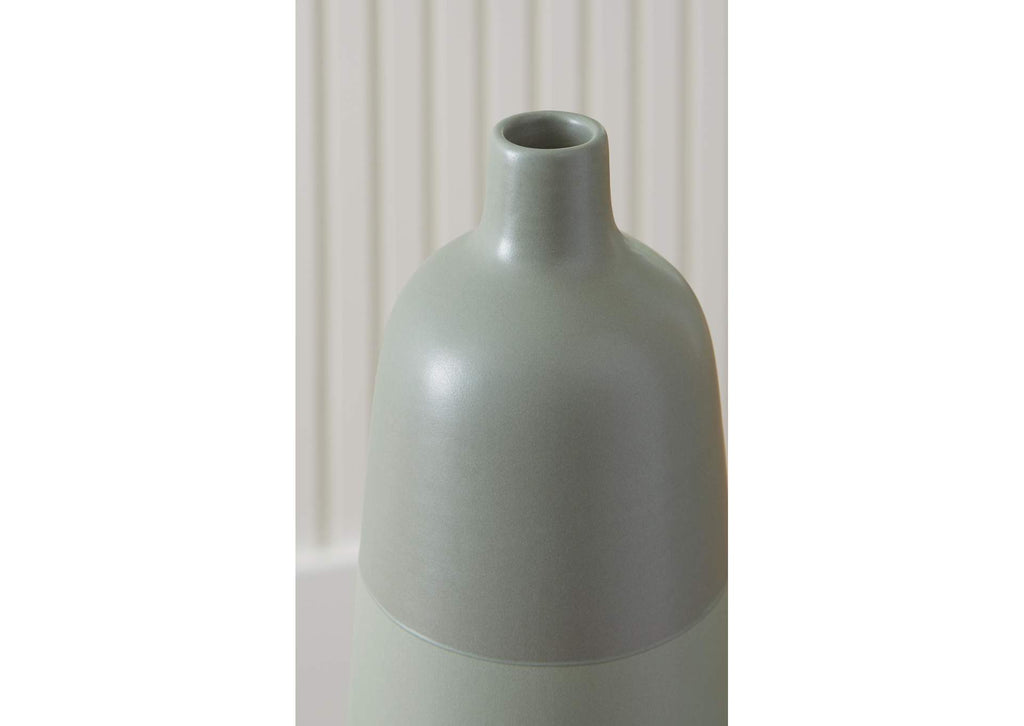 Peerland Vase detail