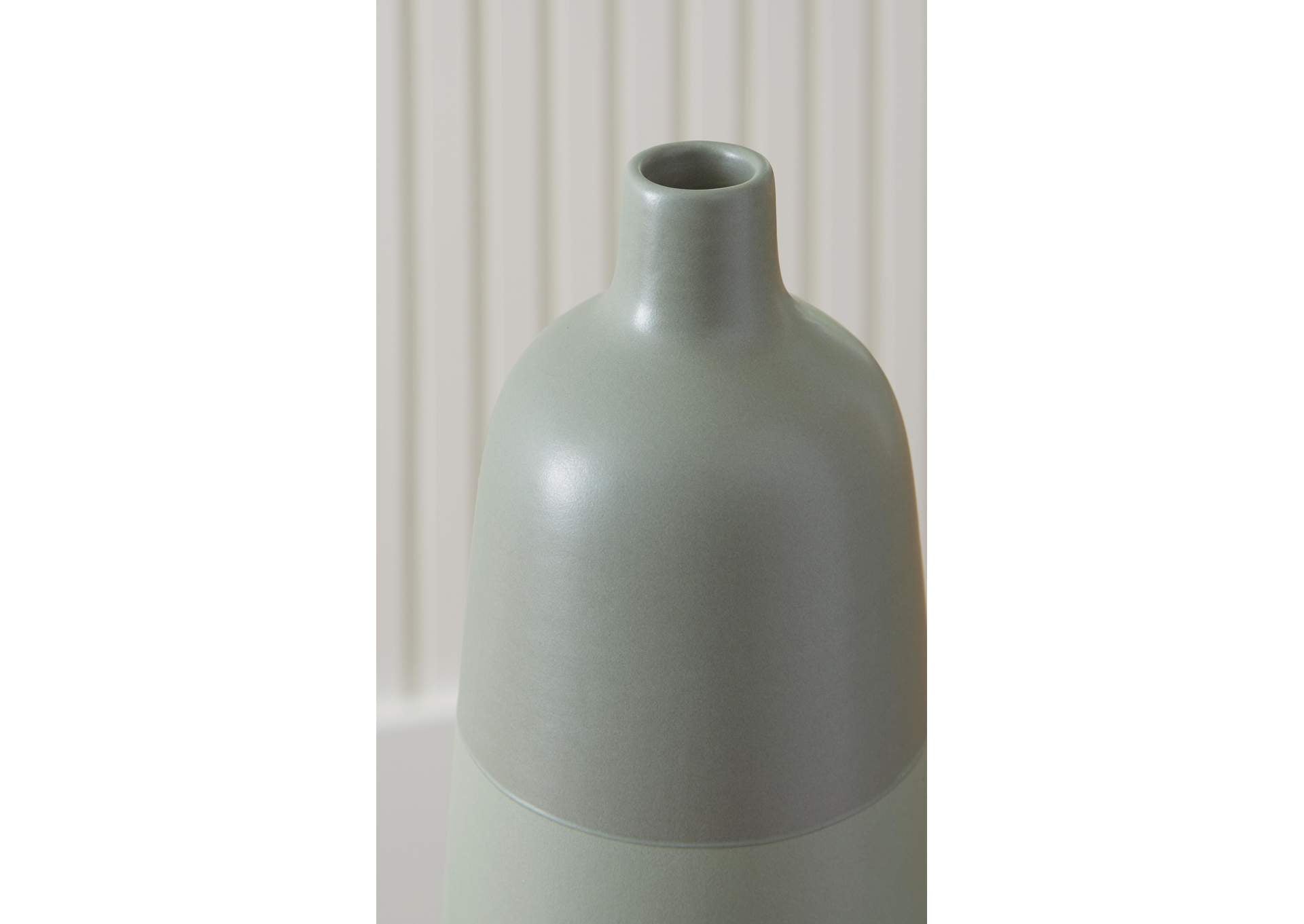Peerland Vase detail