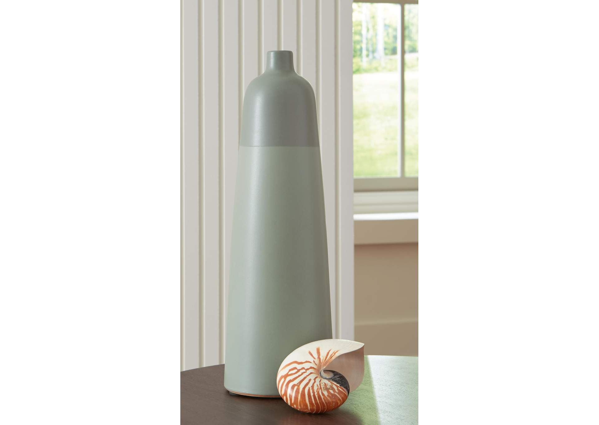Peerland Vase