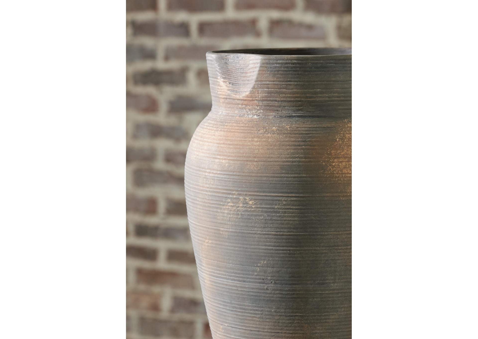 Brickmen Vase detail