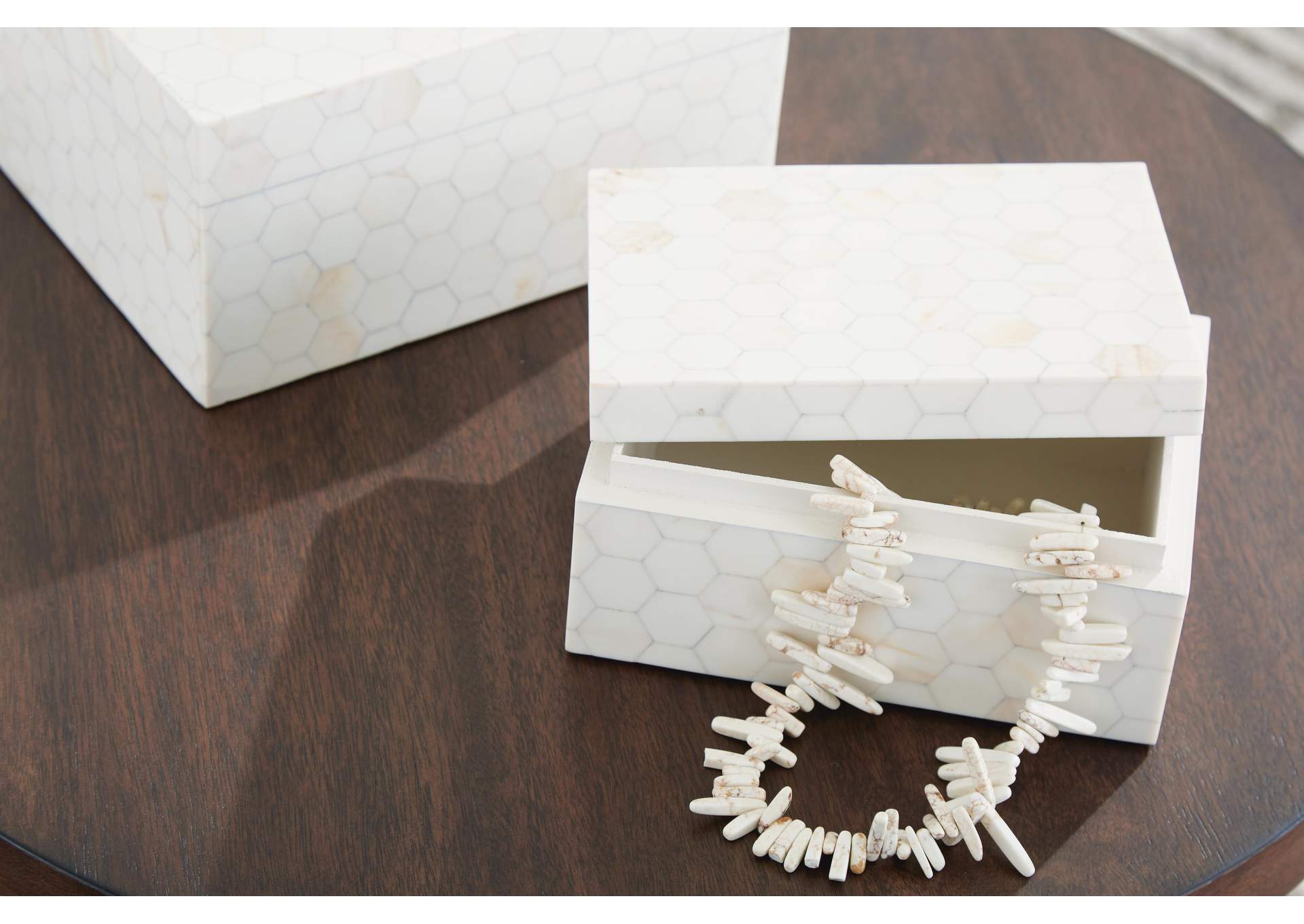 Aldenburg Box (Set of 2) detail