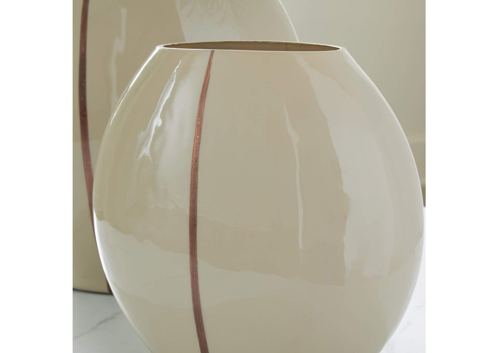 Sheabourne Vase detail