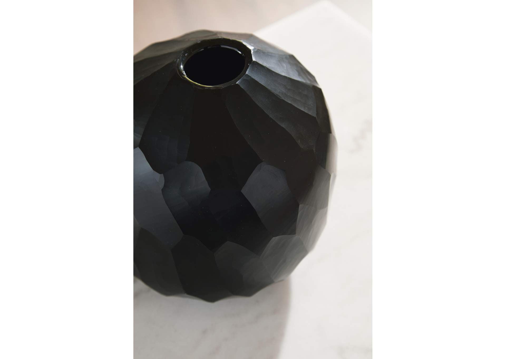 Ryanford Vase detail