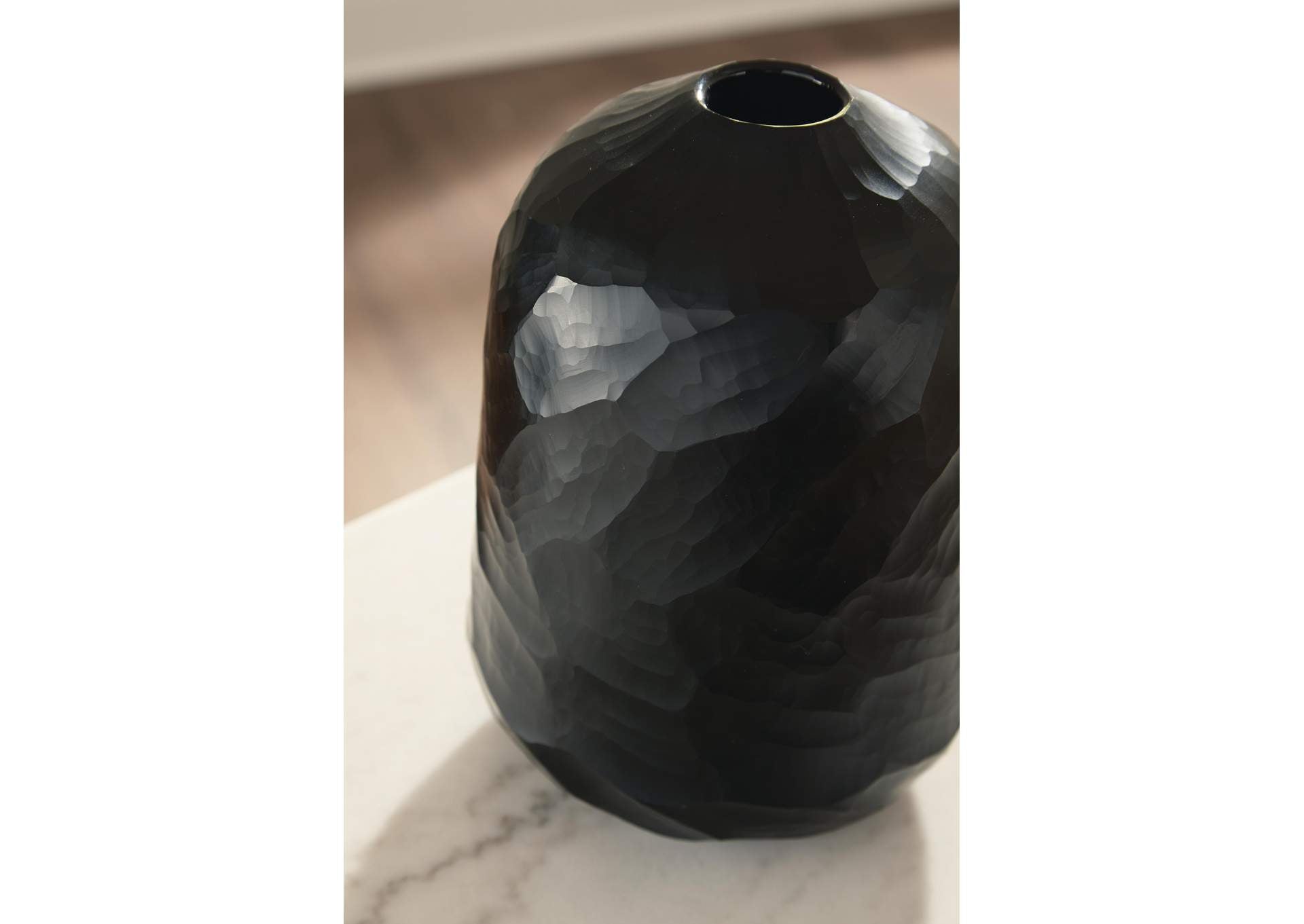 Ryanford Vase detail