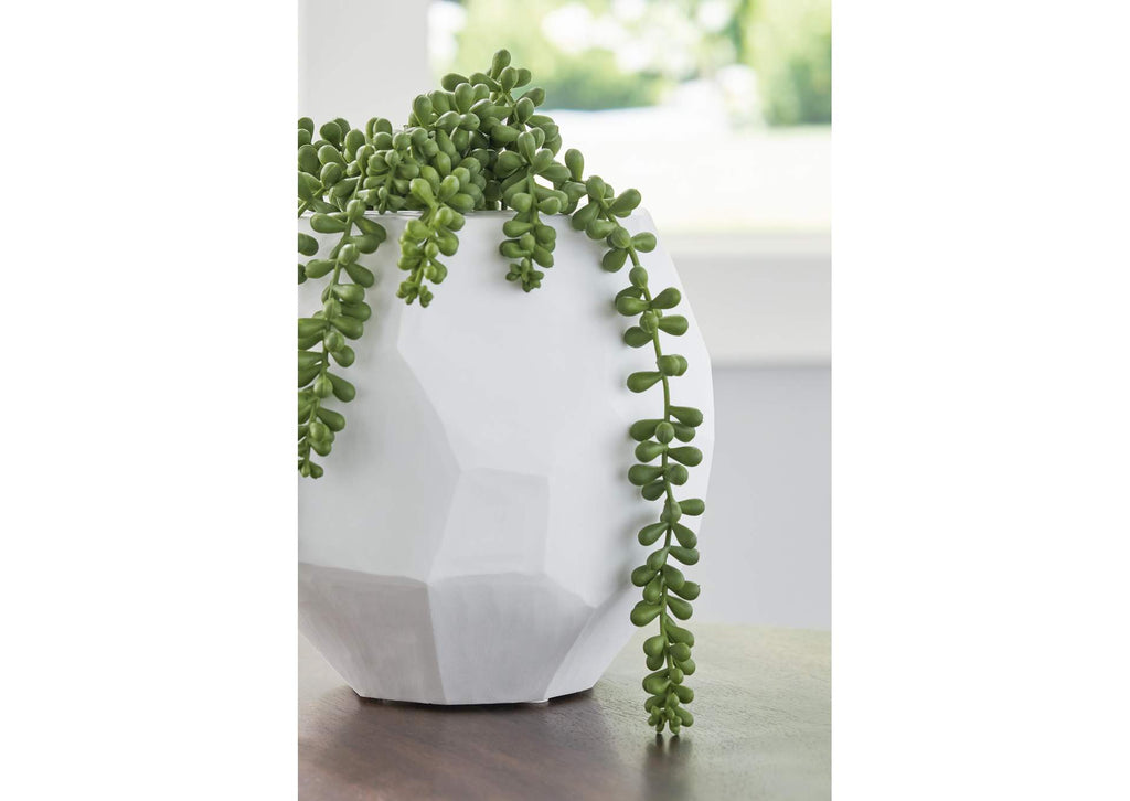 Karenton Vase detail
