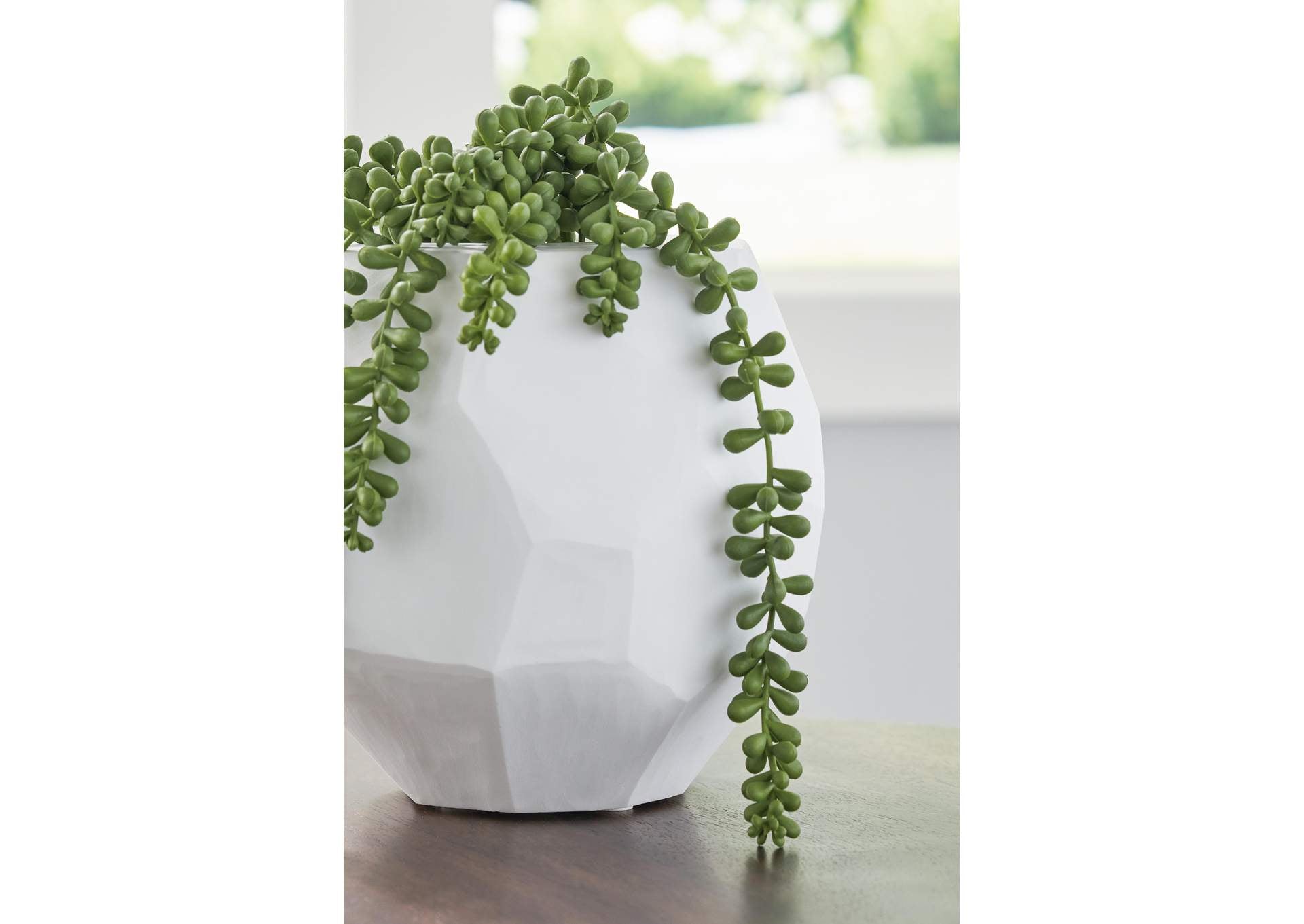 Karenton Vase detail