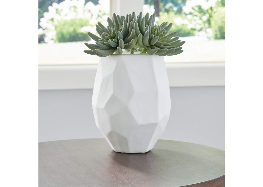 Karenton Vase