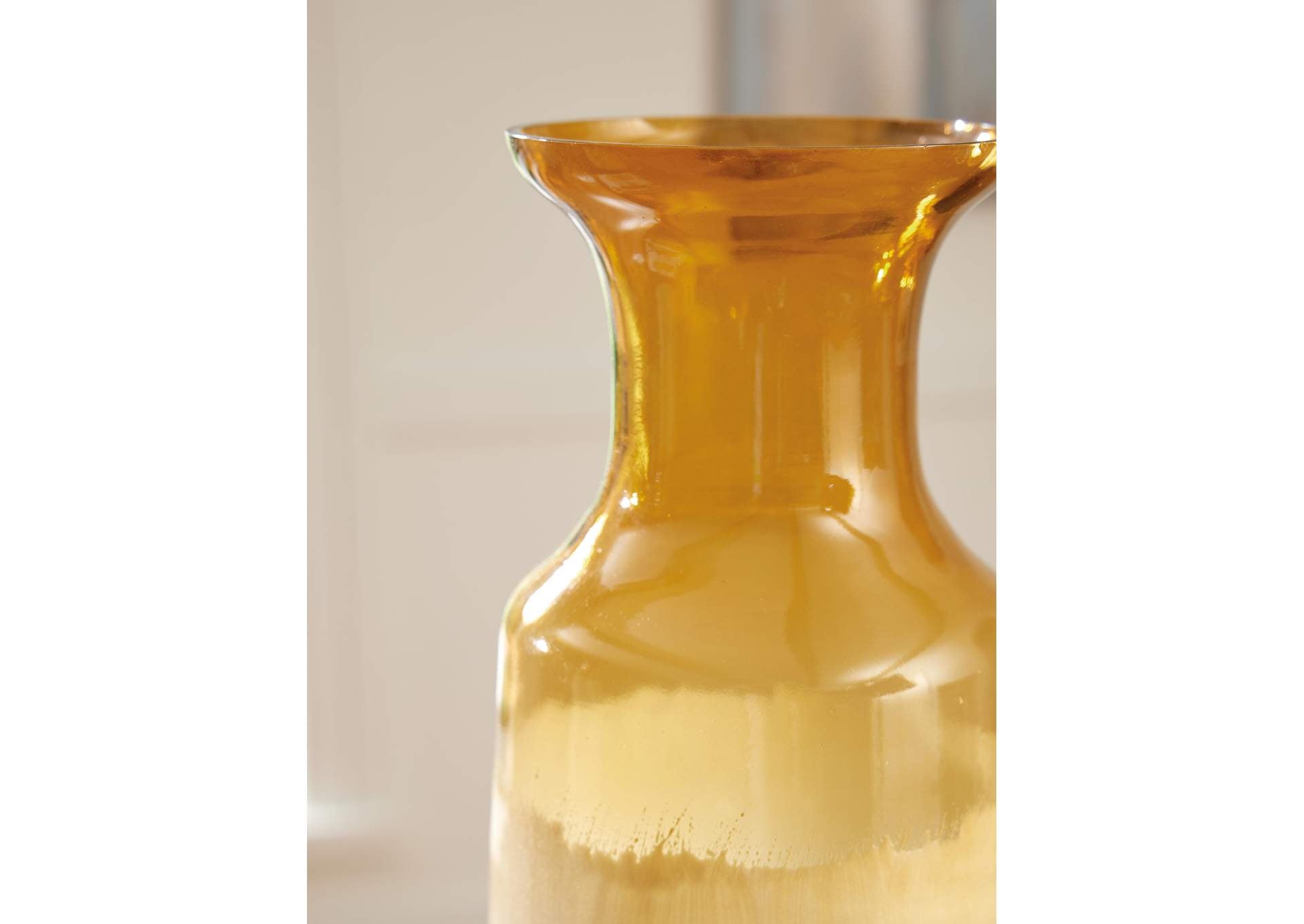 Wynburg Vase detail