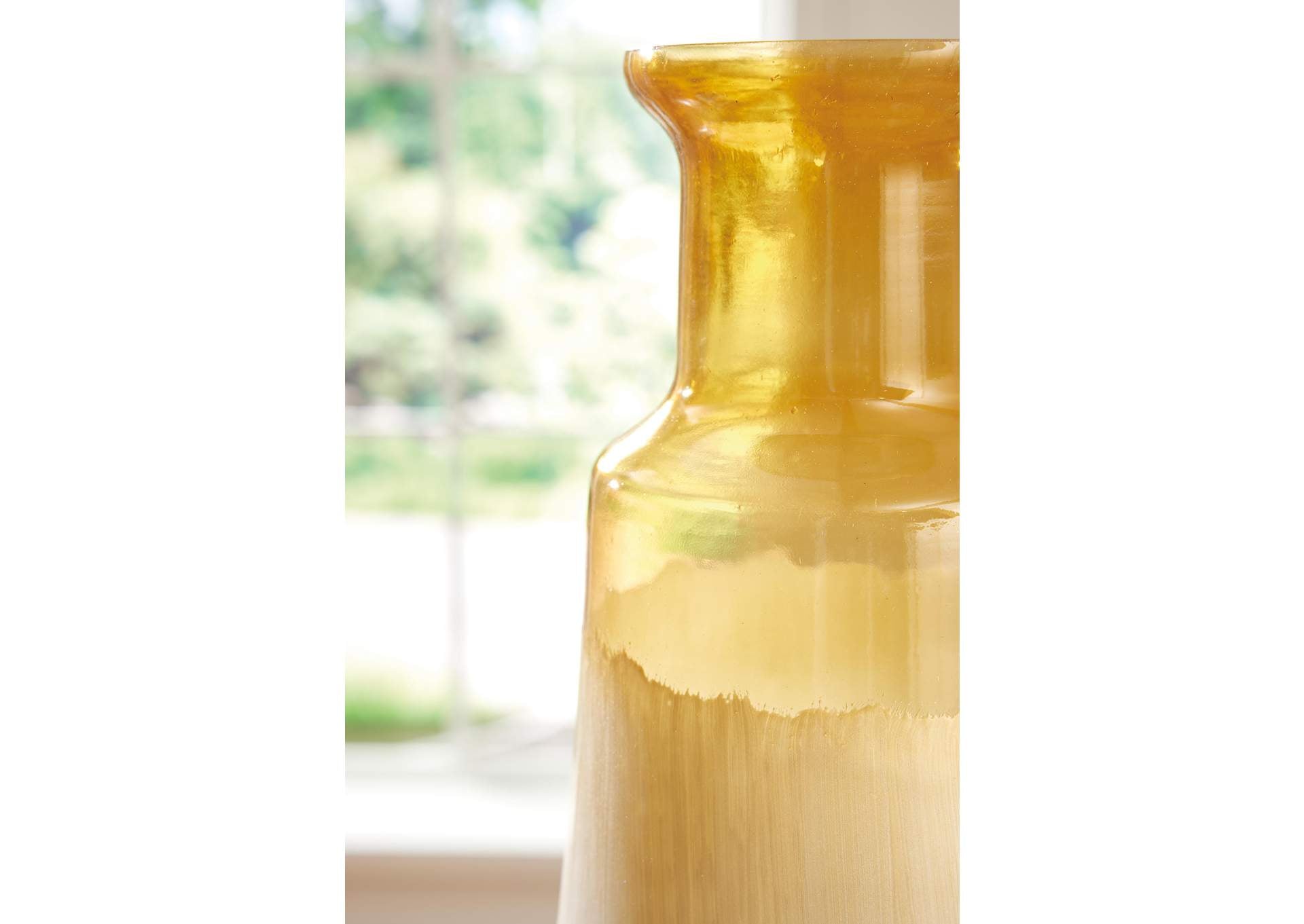 Wynburg Vase detail