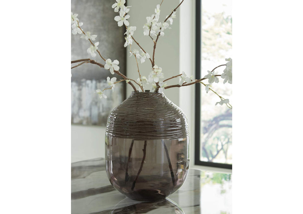 Harpwick Vase
