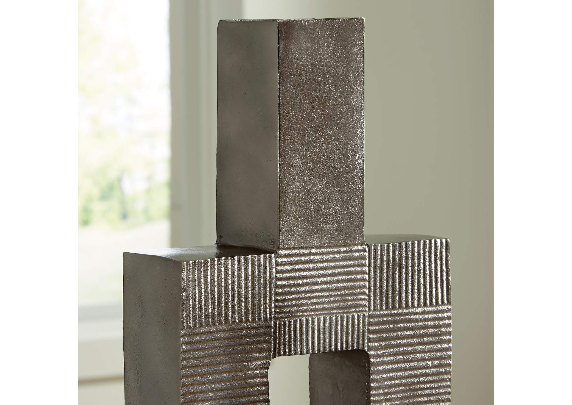Wrengrove Vase detail