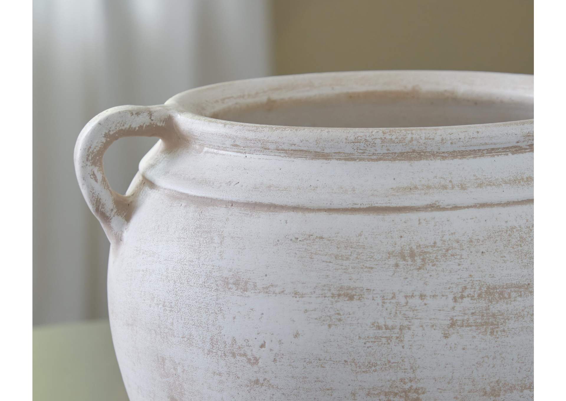 Meadie Vase detail