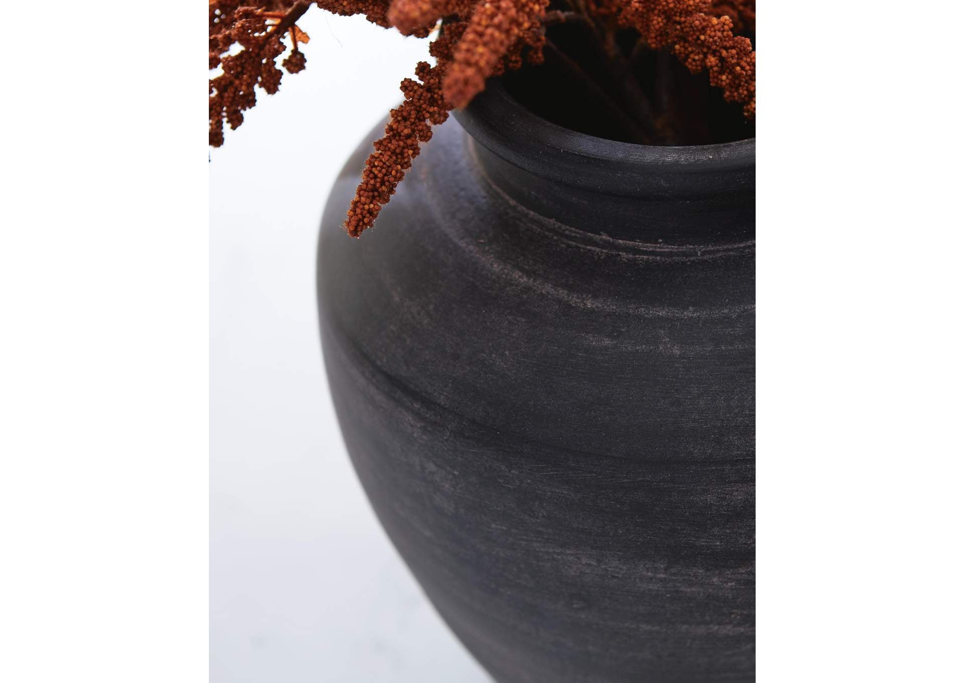 Meadie Vase detail