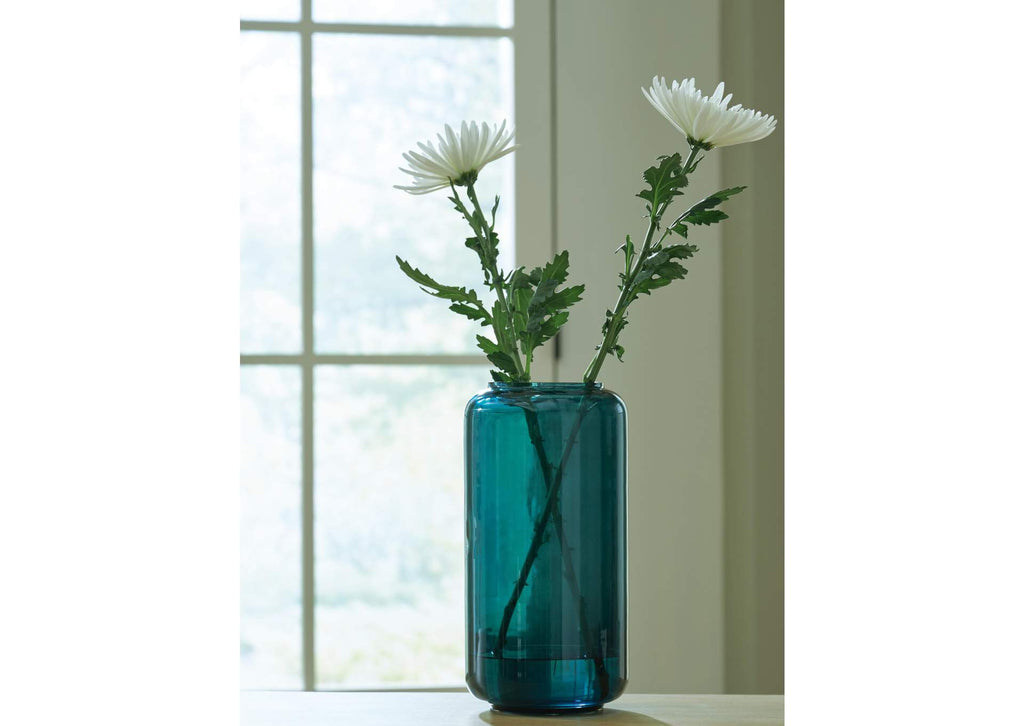 Inisland Vase