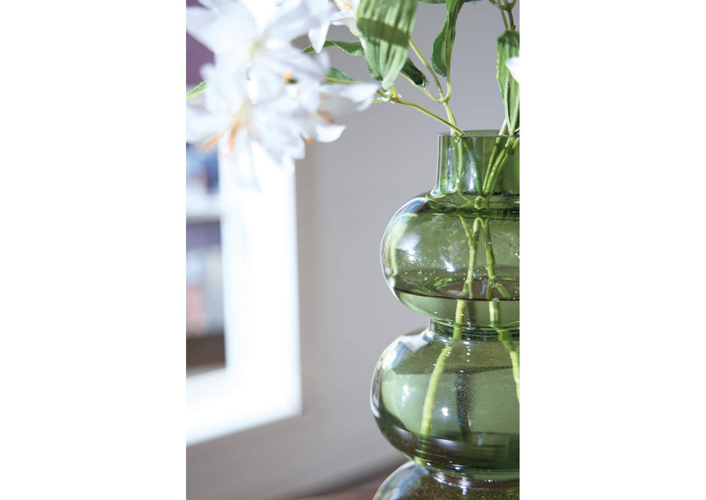 Renethorne Vase detail