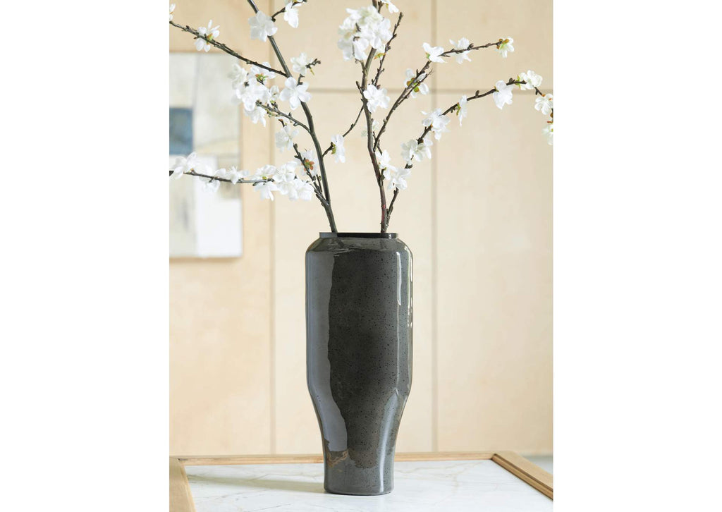 Kierlain Vase