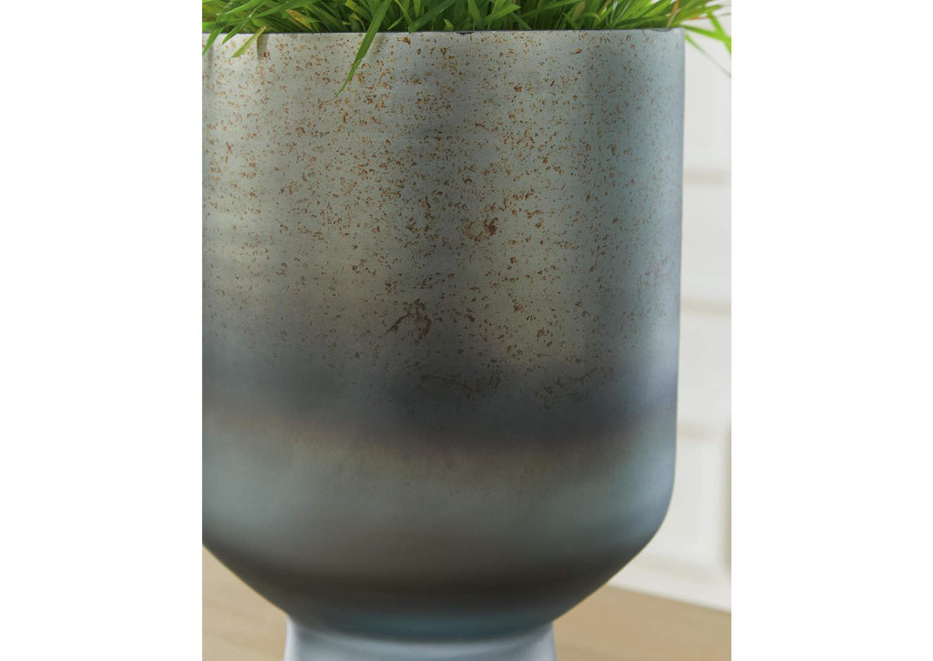 Pennmore Vase detail