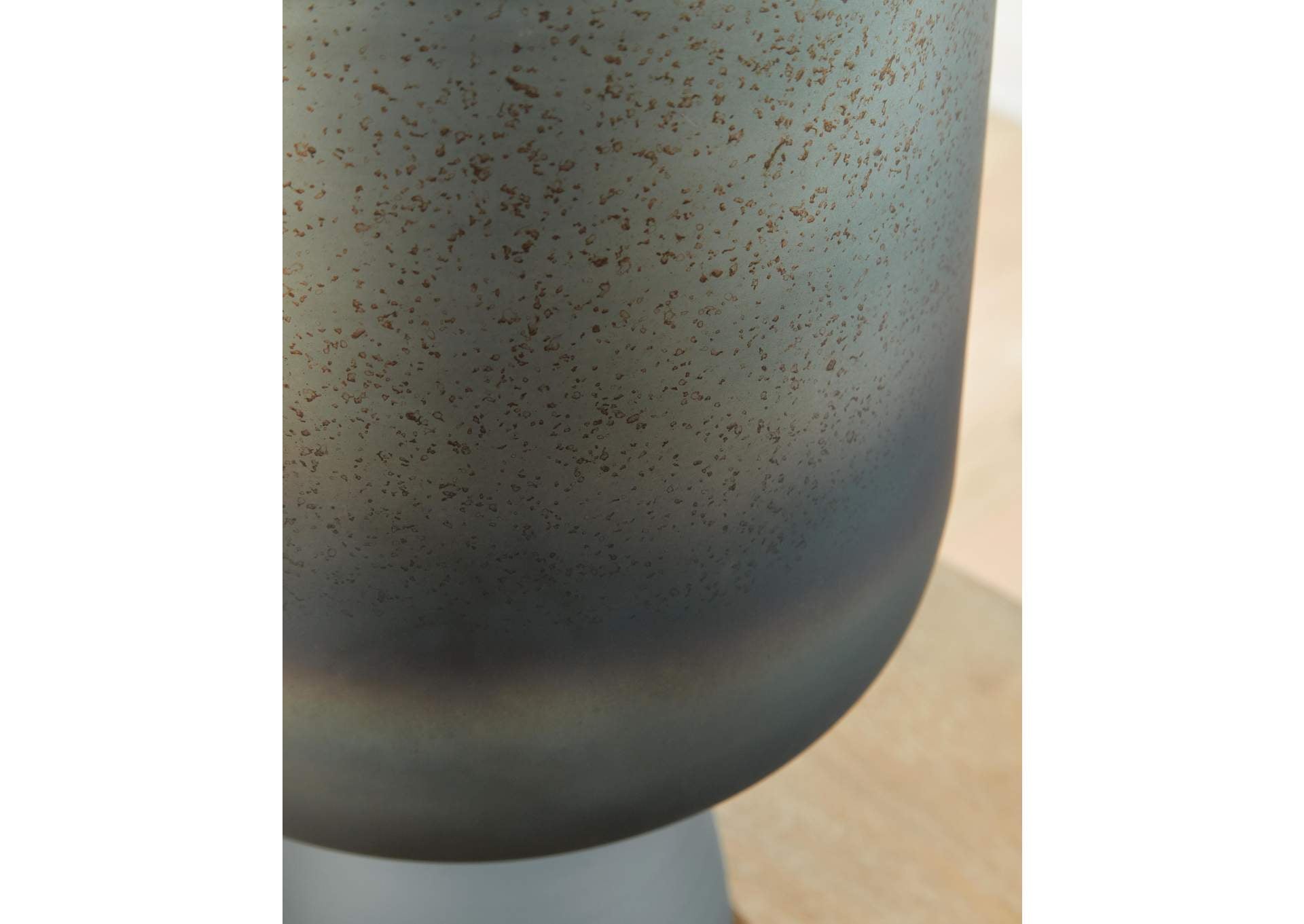 Pennmore Vase detail