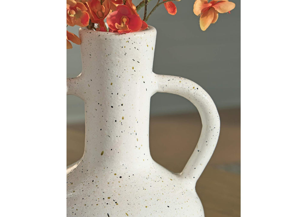 Dallinworth Vase detail