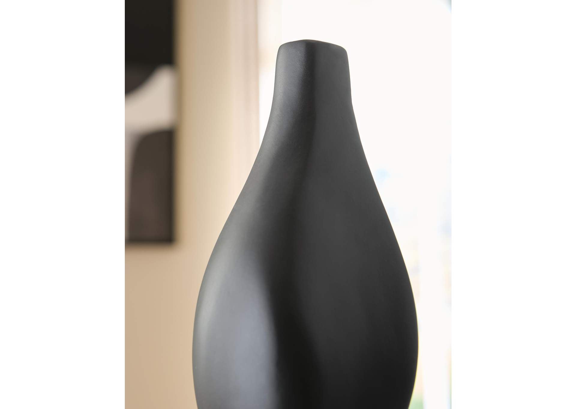 Judsen Vase detail