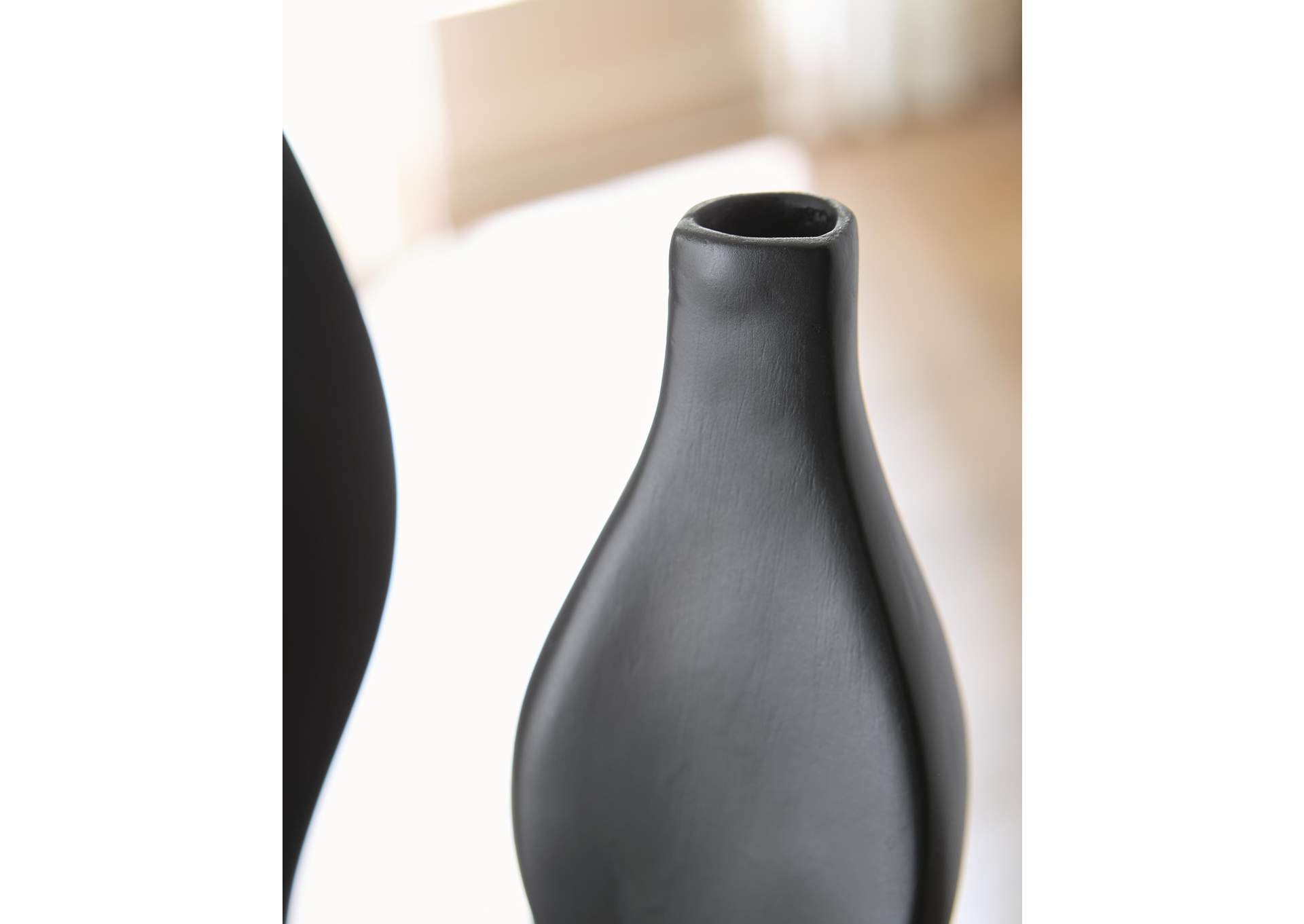 Judsen Vase detail