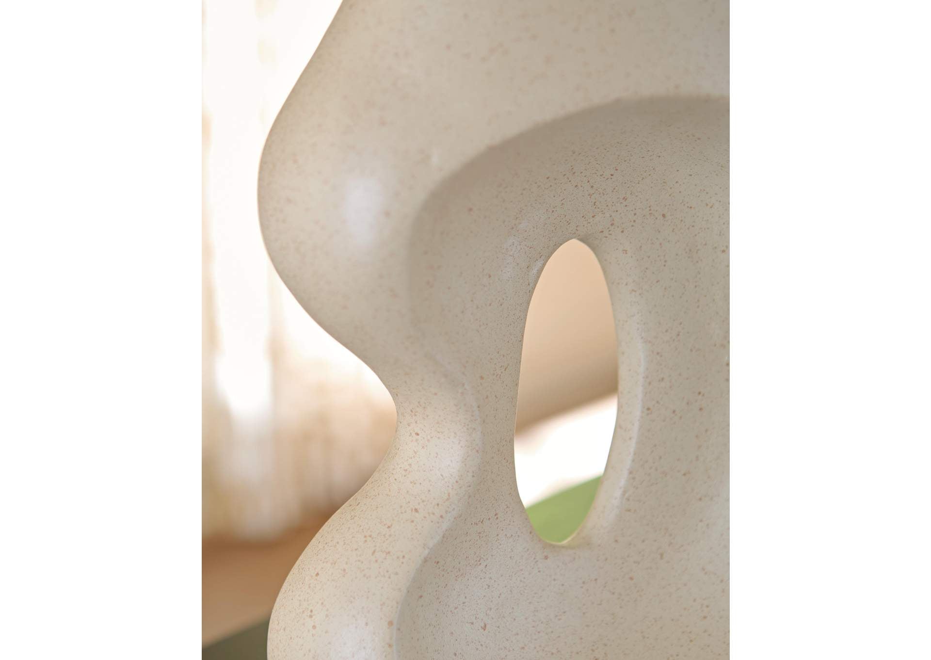 Odion Vase detail