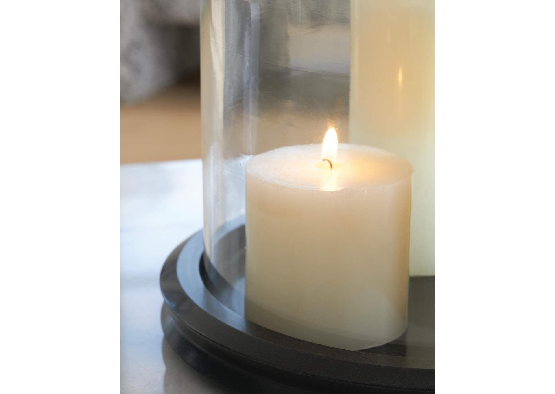 Saskia Candle Holder detail