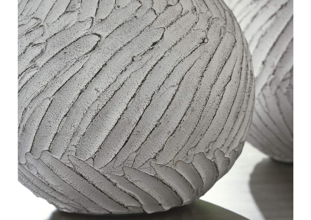Shelvie Vase detail