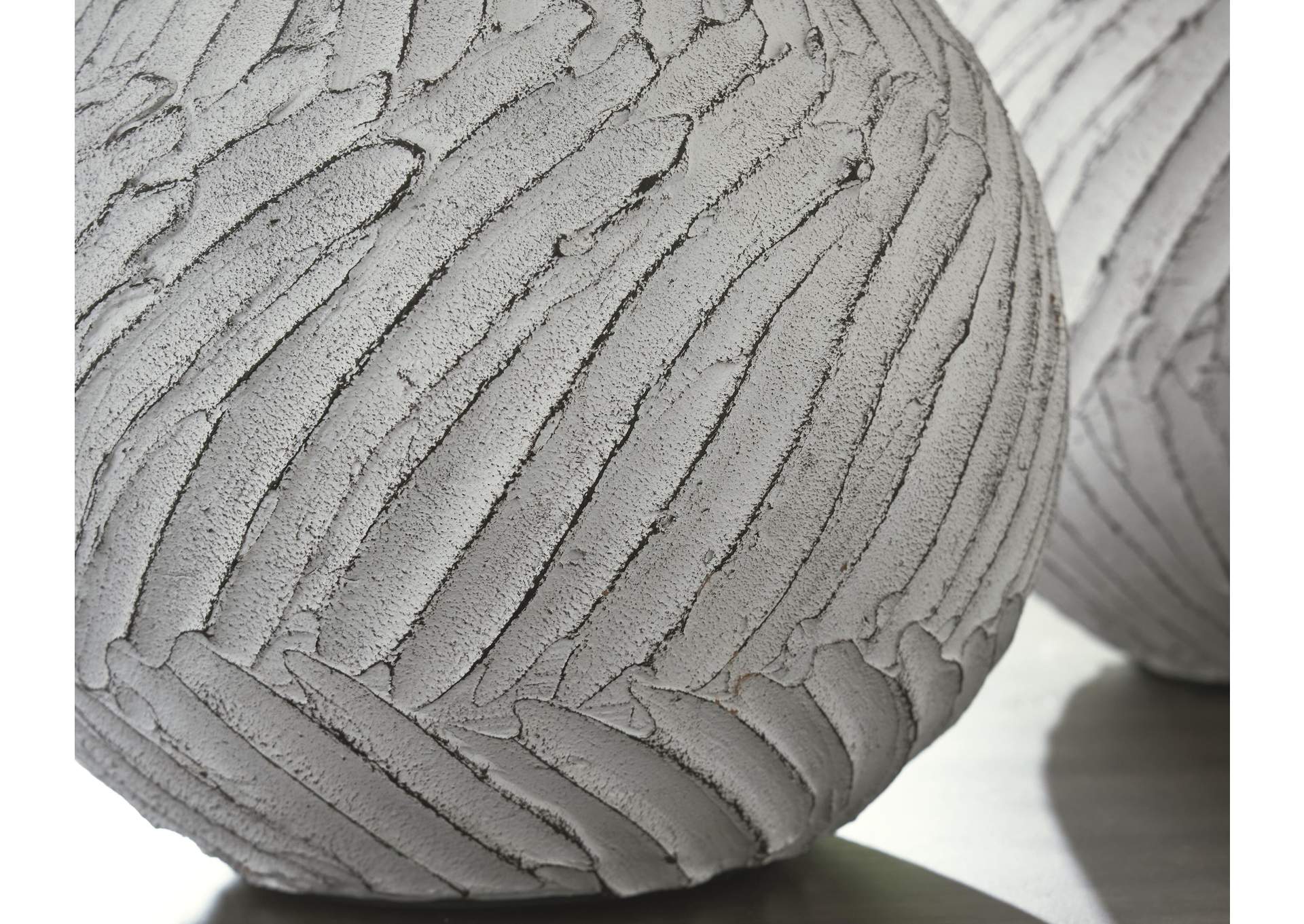 Shelvie Vase detail