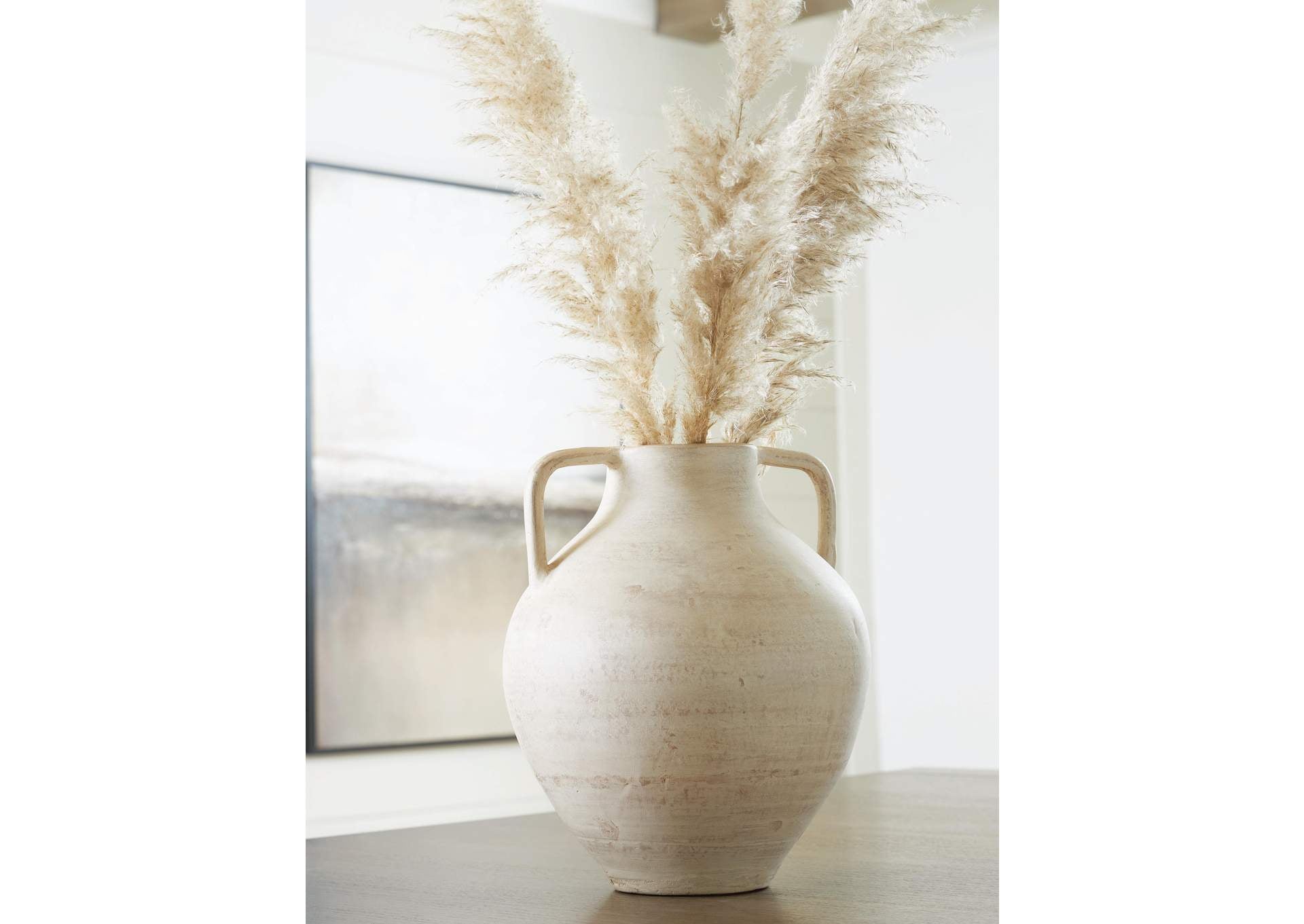 Justy Vase