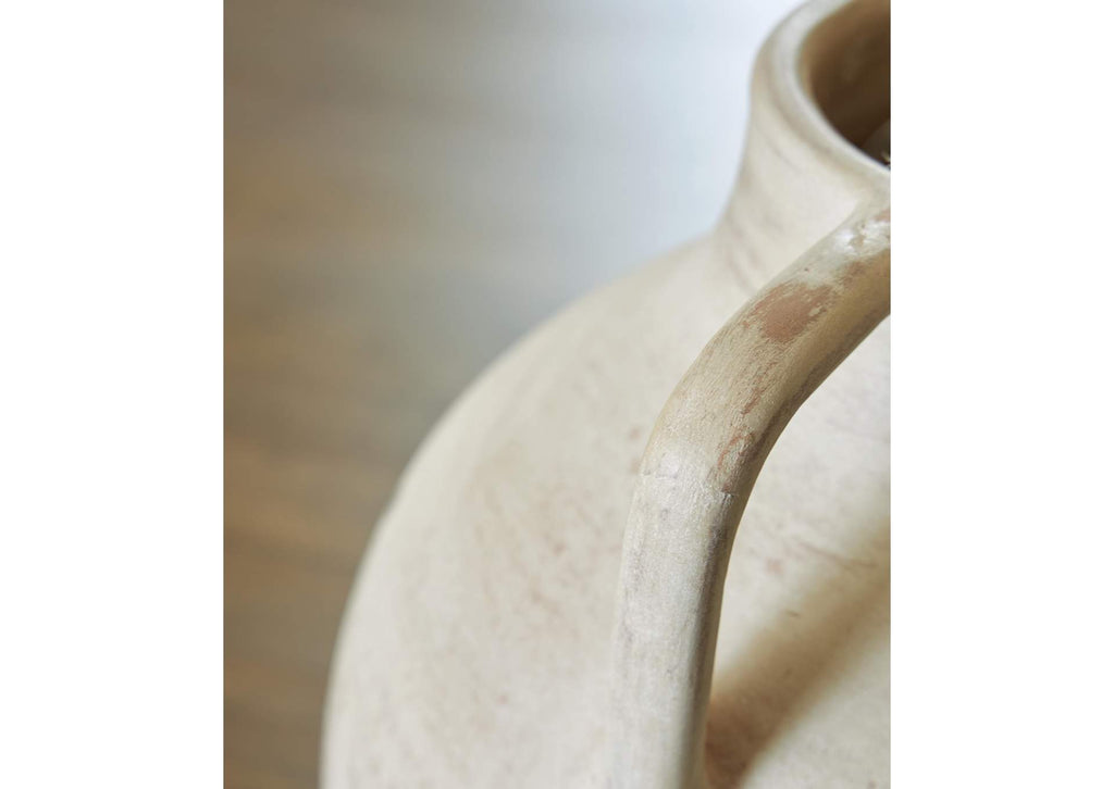 Justy Vase detail