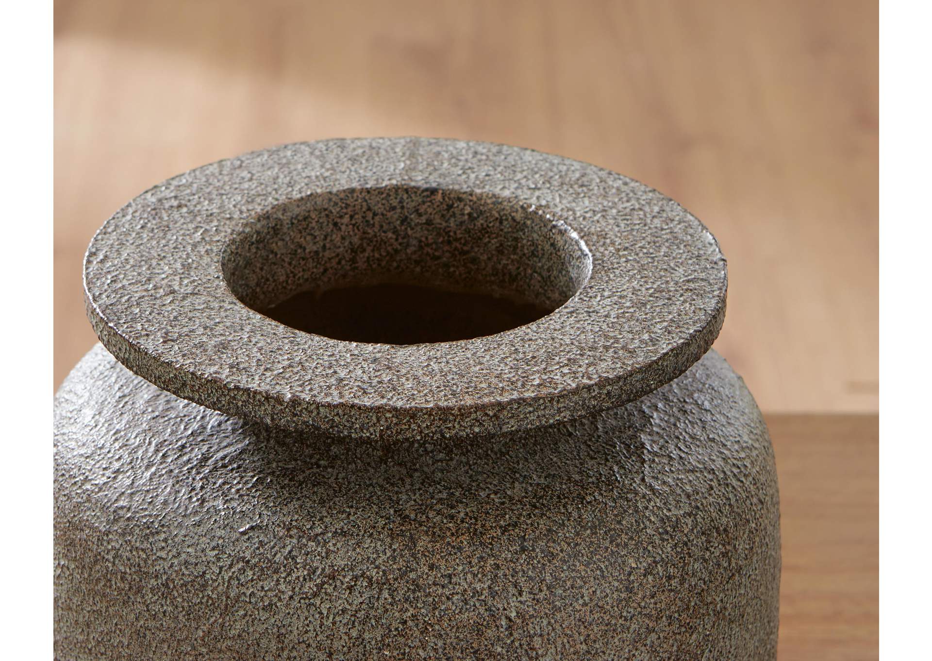 Jedwick Vase detail