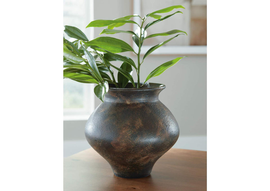 Laddlow Vase