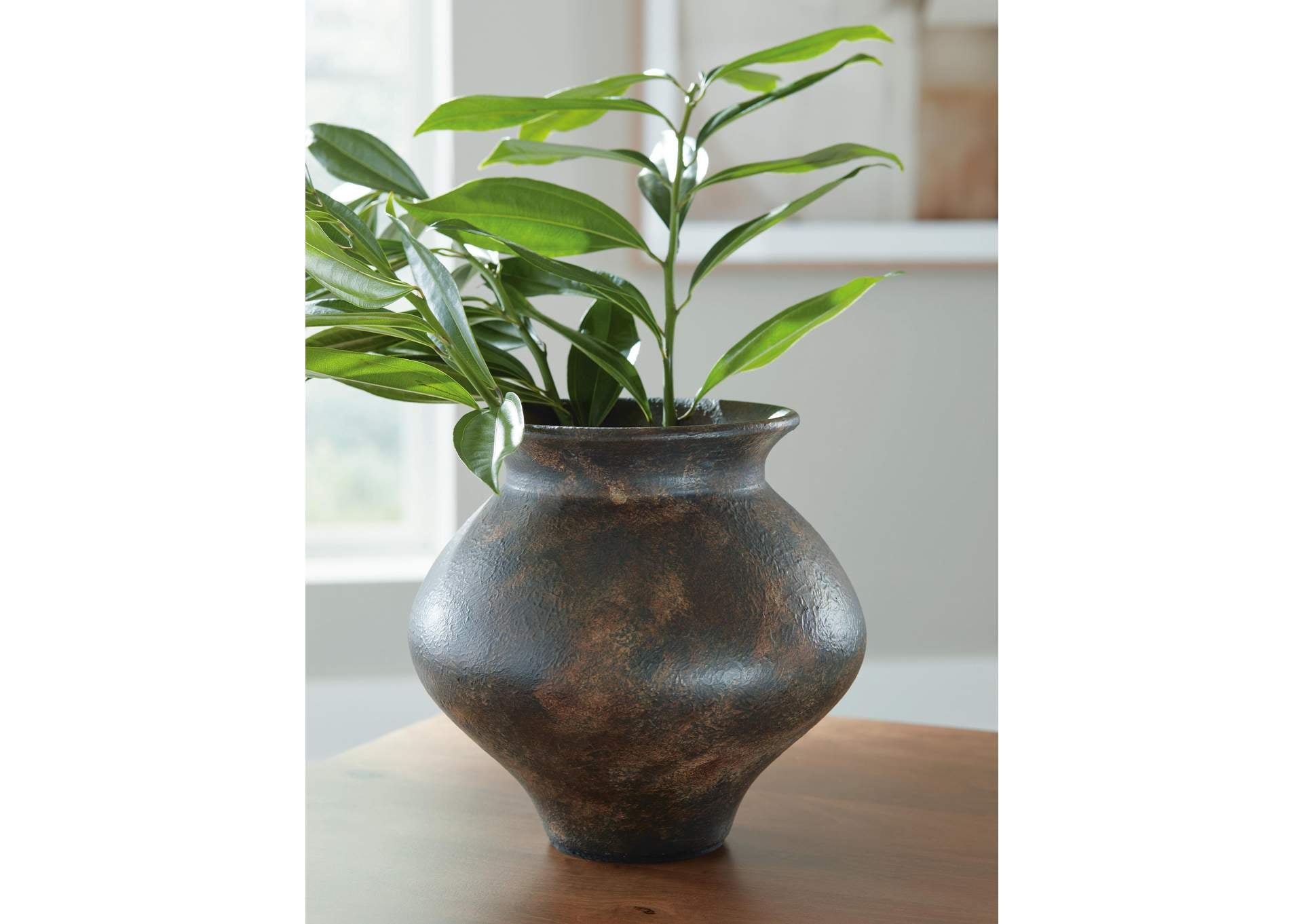 Laddlow Vase