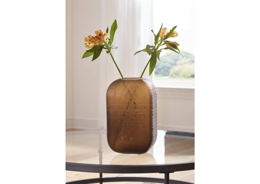 Capard Vase
