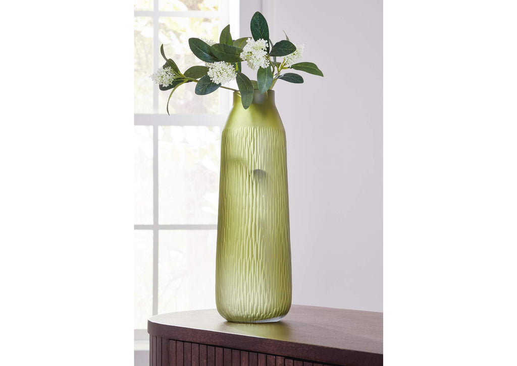 Scottyard Vase