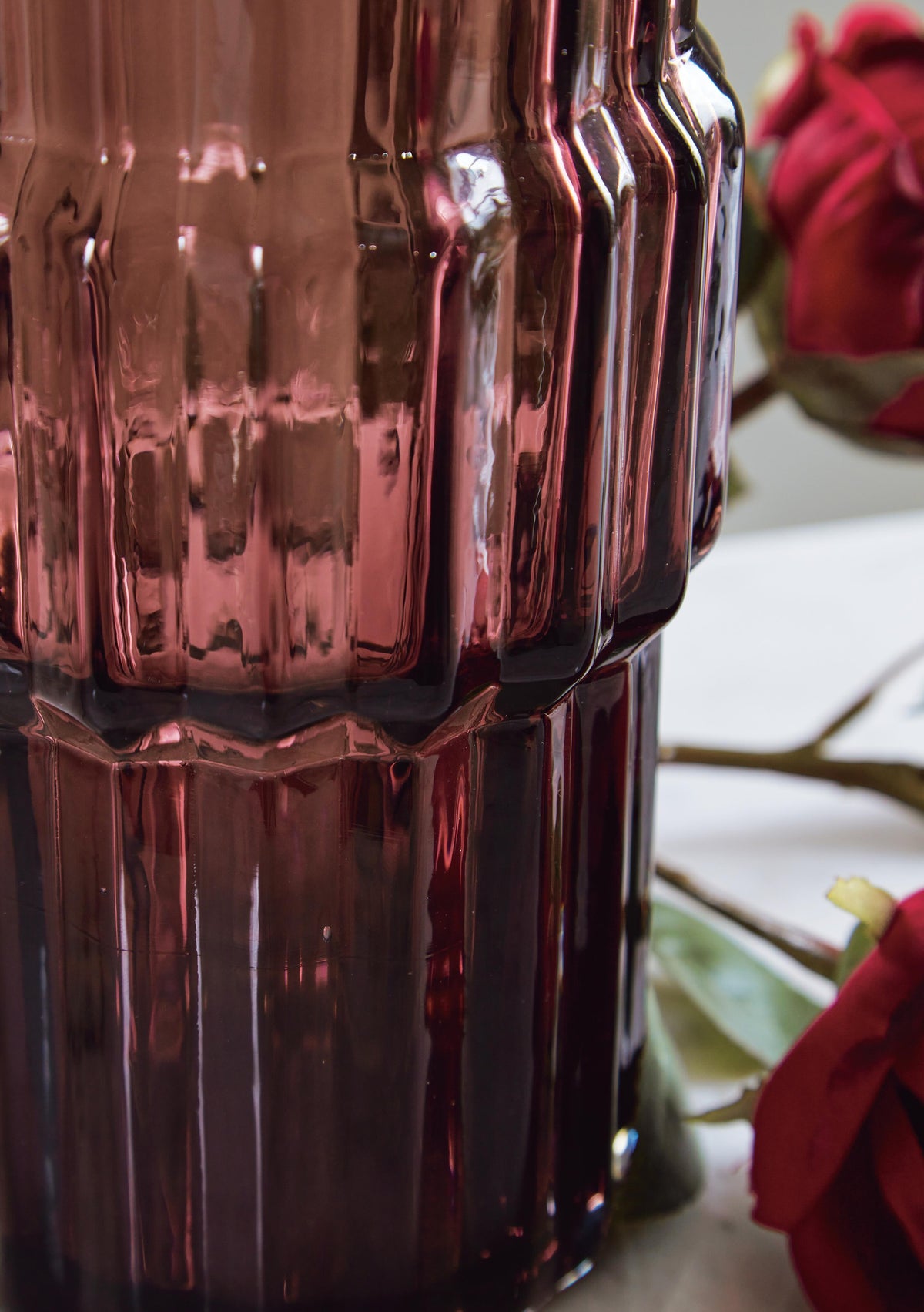 Dorlow Indoor/Outdoor Vase in Mauve, detail view