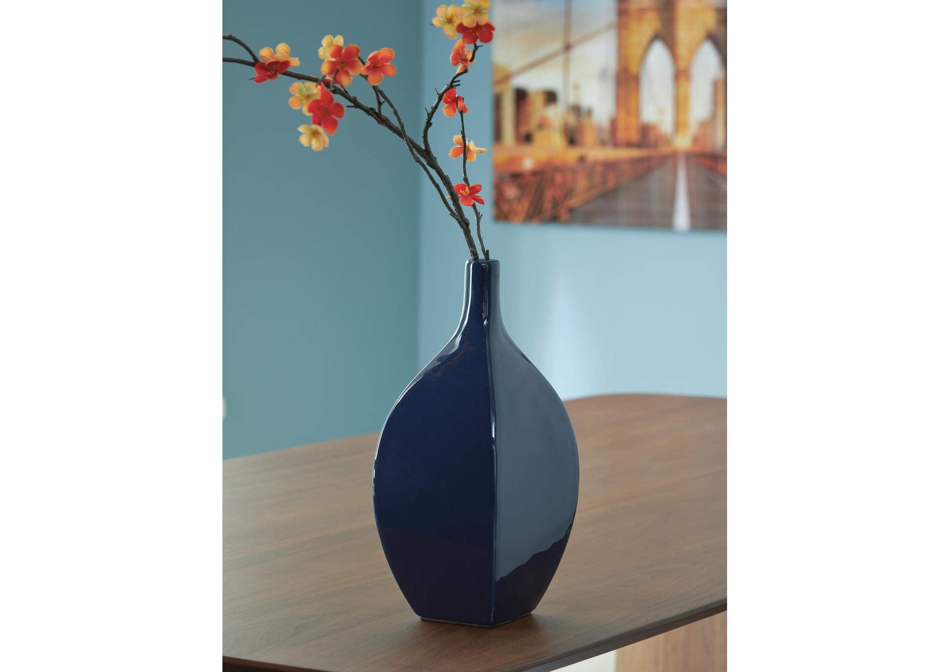 Abtinson Vase