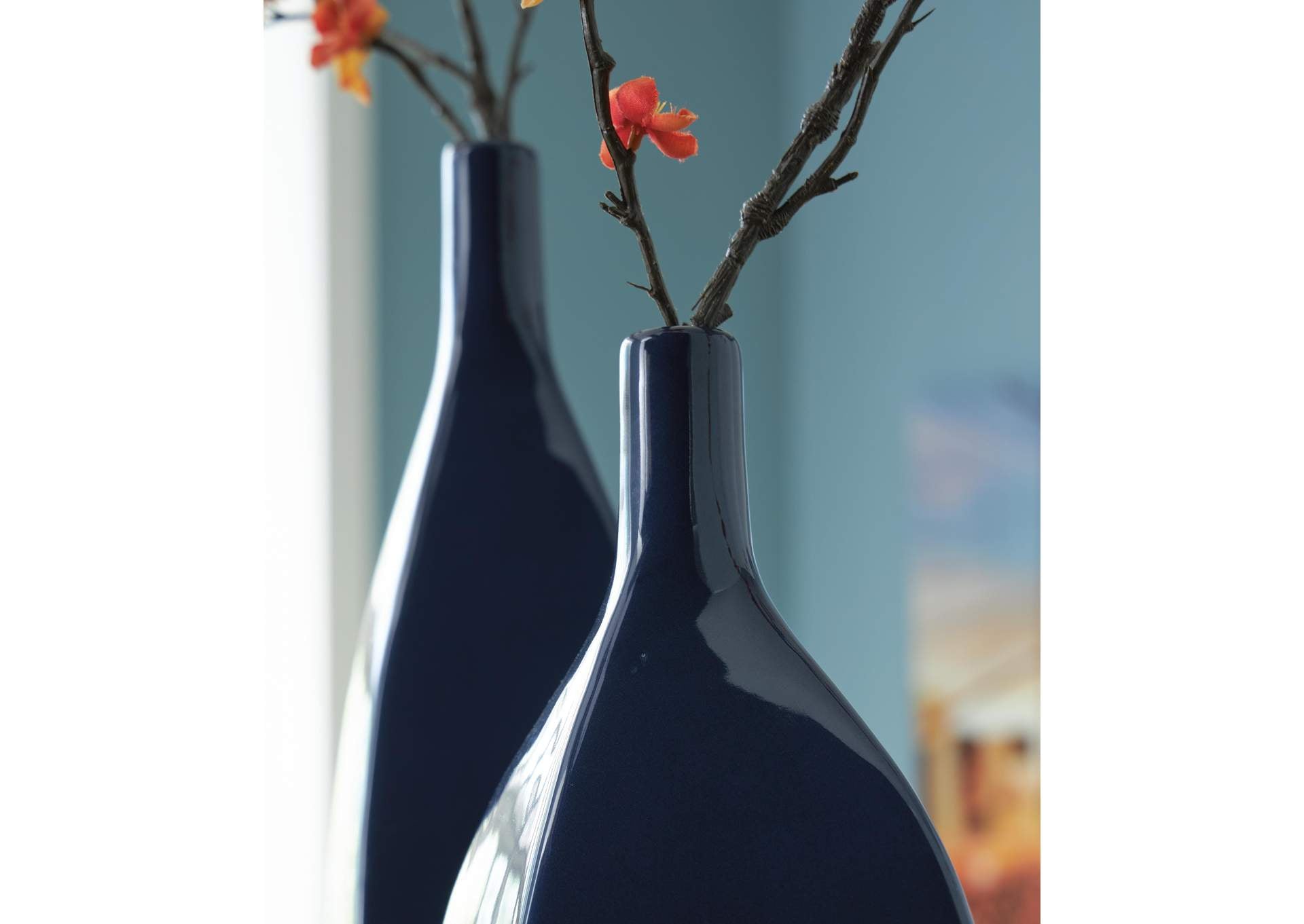 Abtinson Vase detail