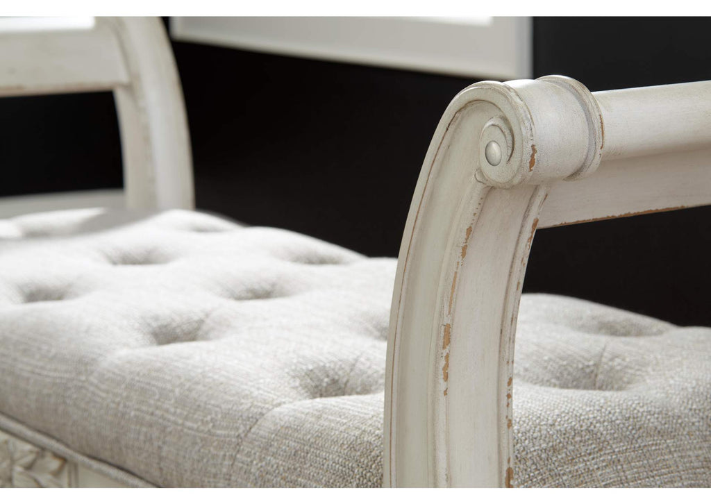 Realyn Accent Bench detail