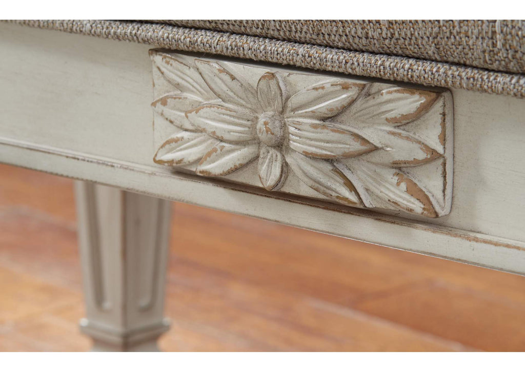 Realyn Accent Bench detail