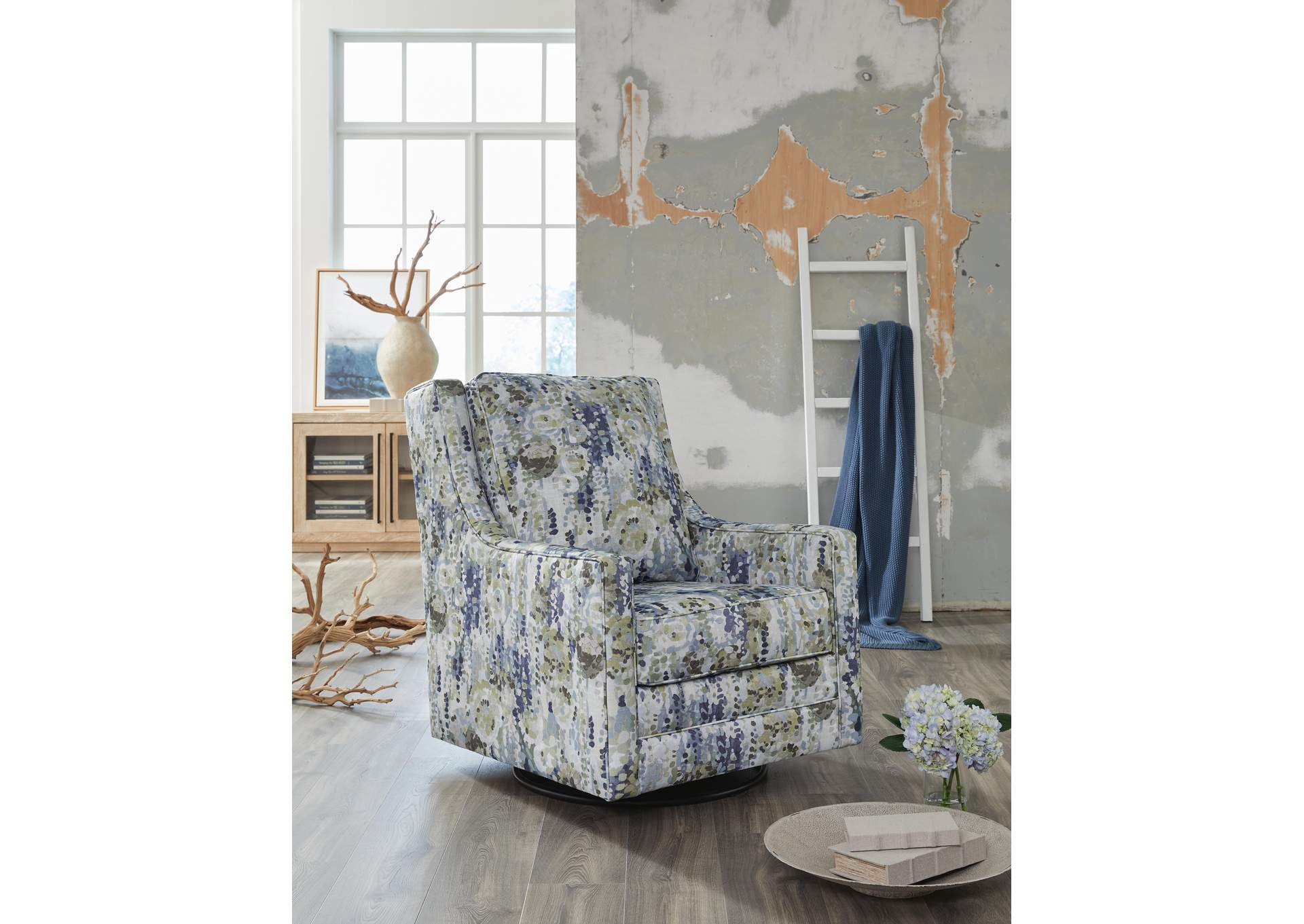Dustinford Swivel Glider Accent Chair