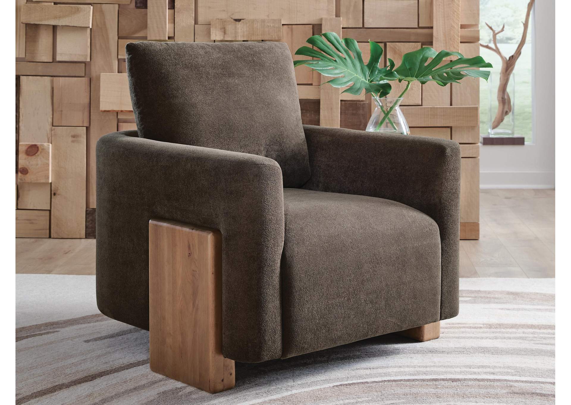 Dairlett Accent Chair