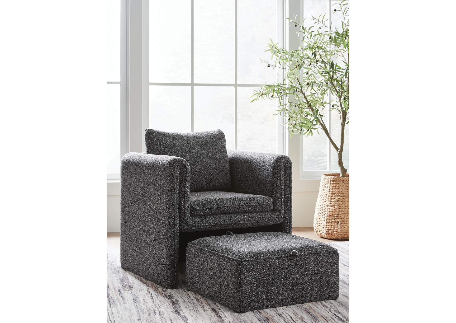 Vreni Accent Chair