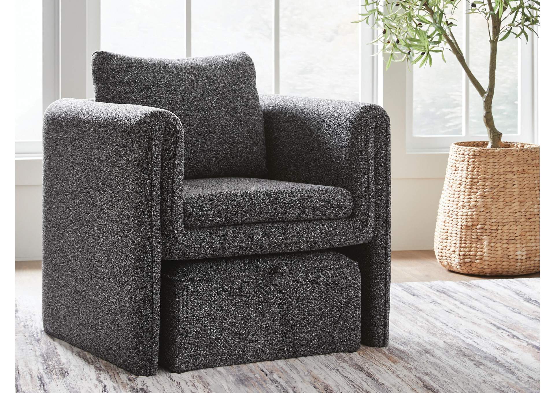 Vreni Accent Chair